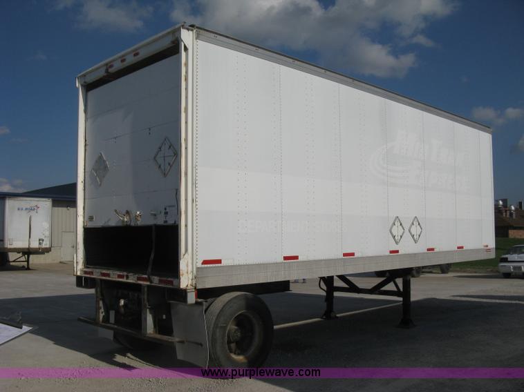 image for item D8305 1990 Fruehauf 28' dry van trailer