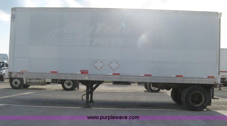 image for item D8305 1990 Fruehauf 28' dry van trailer