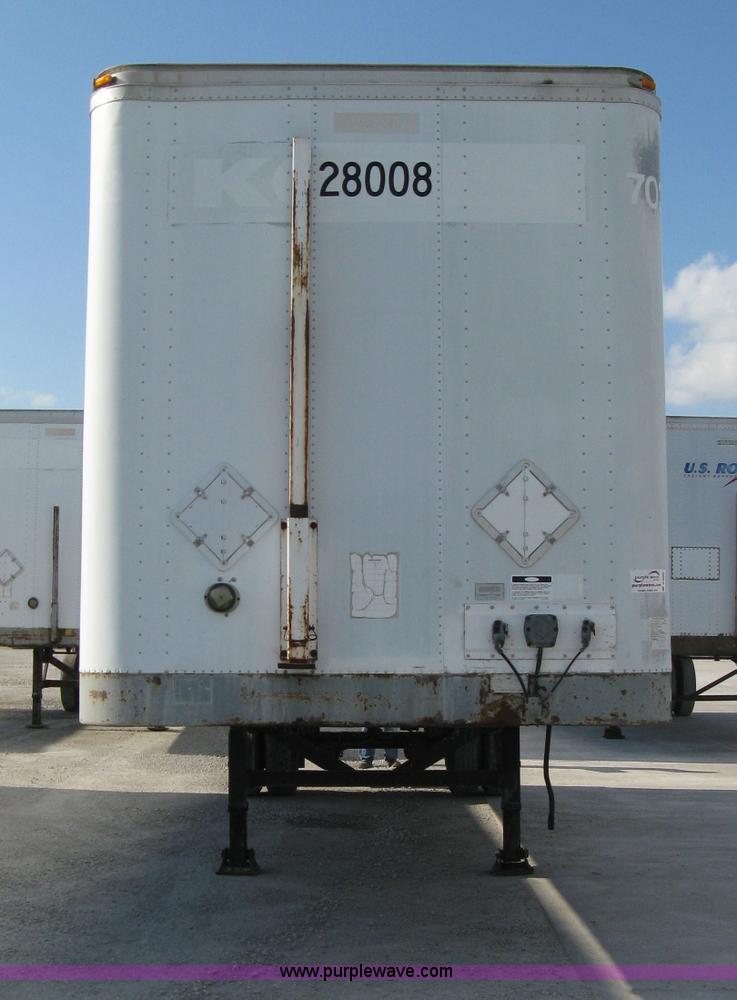 image for item D8305 1990 Fruehauf 28' dry van trailer