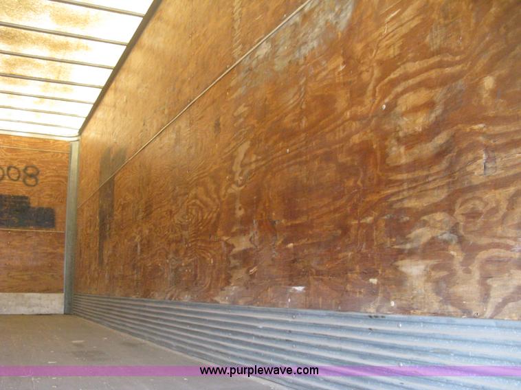 image for item D8305 1990 Fruehauf 28' dry van trailer