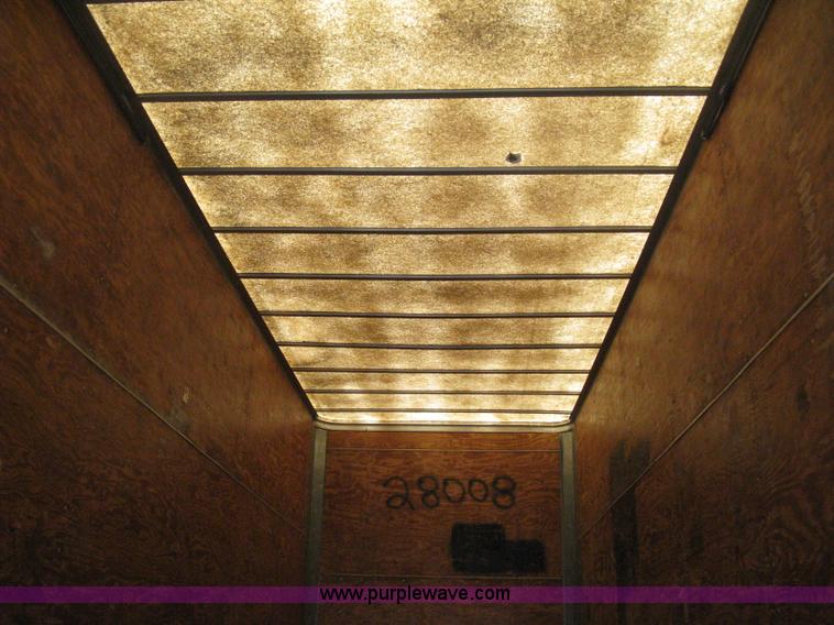 image for item D8305 1990 Fruehauf 28' dry van trailer