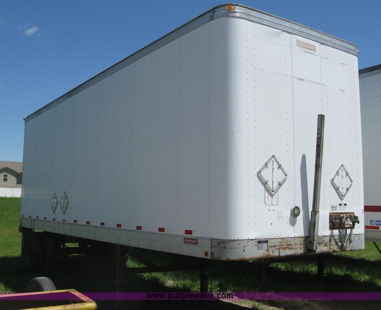 image for item D8306 1990 Fruehauf 28' dry van trailer