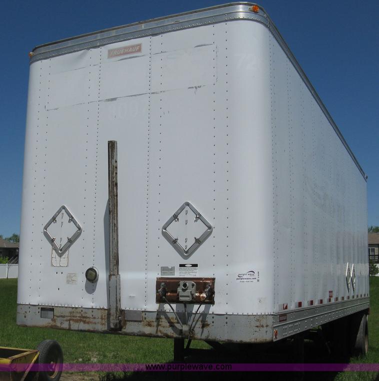 image for item D8306 1990 Fruehauf 28' dry van trailer