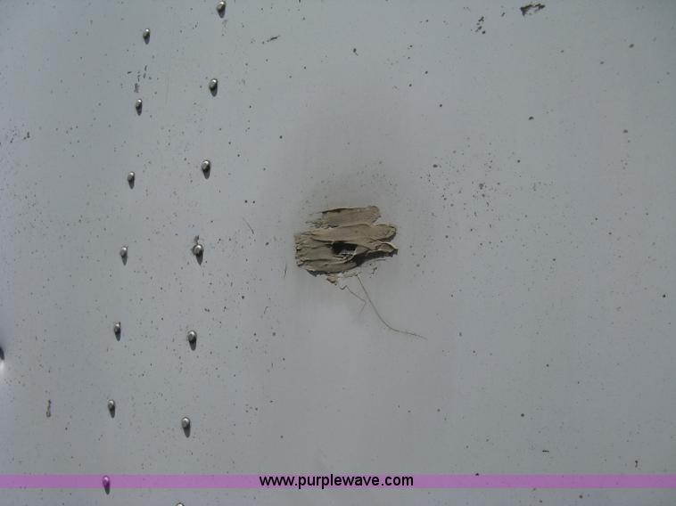 image for item D8306 1990 Fruehauf 28' dry van trailer