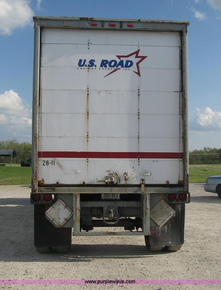 image for item D8307 1993 Fruehauf 28' dry van trailer