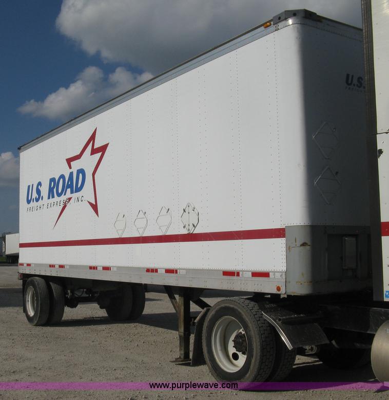 image for item D8307 1993 Fruehauf 28' dry van trailer