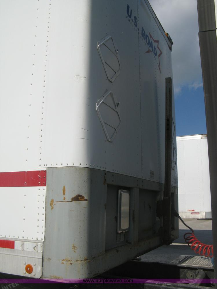 image for item D8307 1993 Fruehauf 28' dry van trailer
