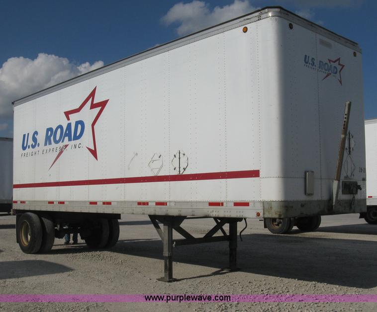 image for item D8308 1993 Fruehauf 28' dry van trailer