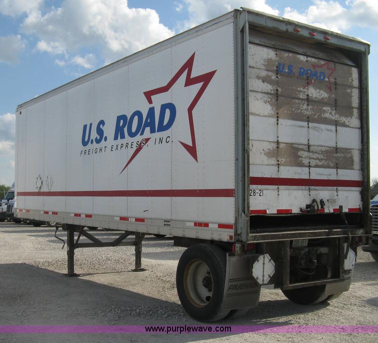 image for item D8308 1993 Fruehauf 28' dry van trailer