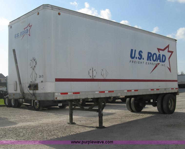 image for item D8308 1993 Fruehauf 28' dry van trailer