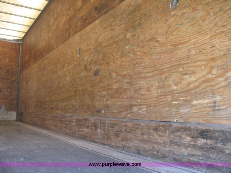 image for item D8308 1993 Fruehauf 28' dry van trailer