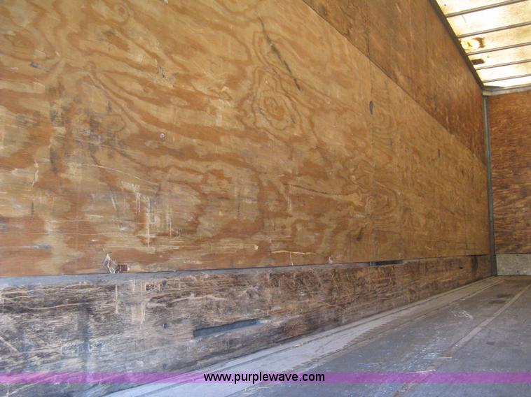 image for item D8308 1993 Fruehauf 28' dry van trailer