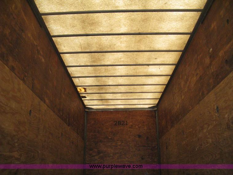 image for item D8308 1993 Fruehauf 28' dry van trailer