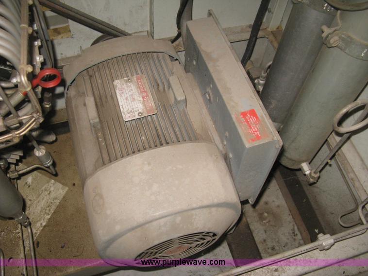 image for item D8314 1981 Bauer FS9E1H breathing air support compressor