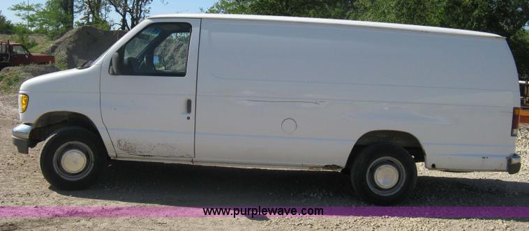 image for item D8329 1994 Ford Econoline E250 van
