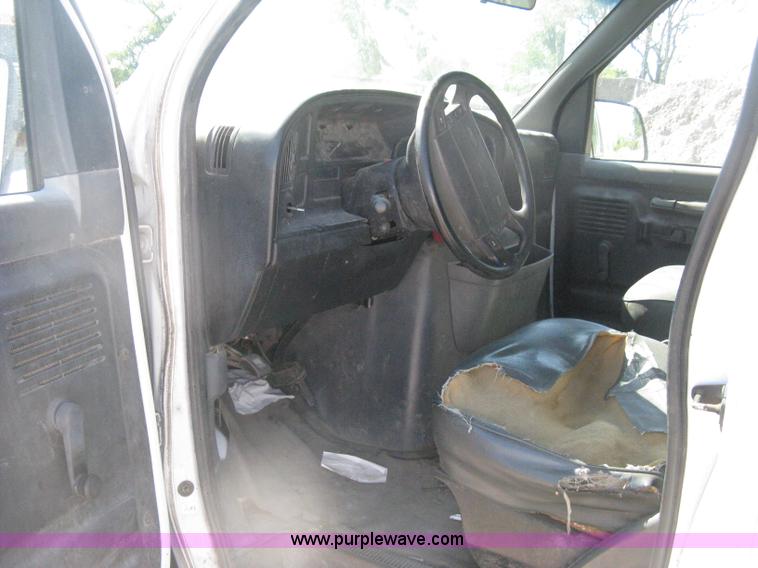 image for item D8329 1994 Ford Econoline E250 van