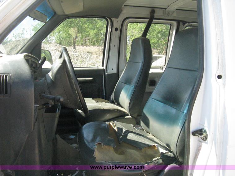 image for item D8329 1994 Ford Econoline E250 van