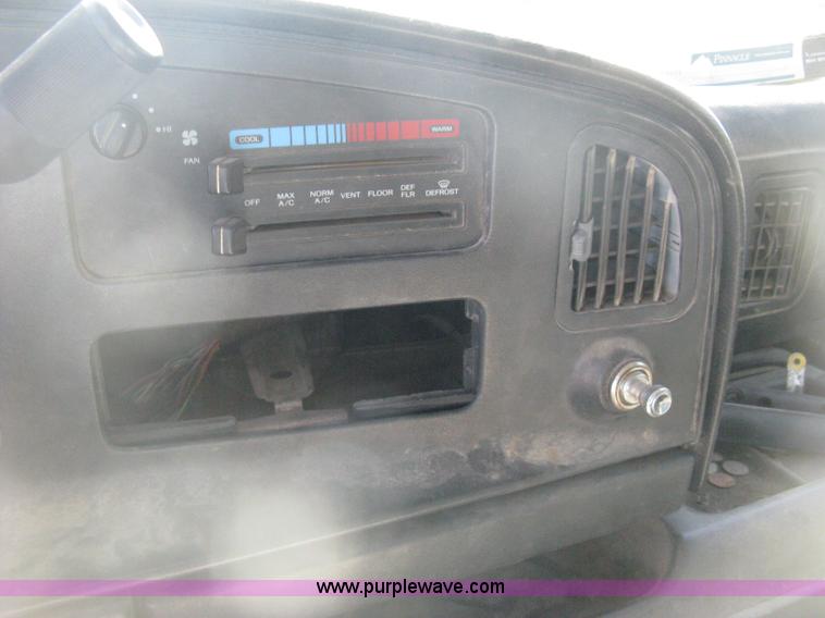 image for item D8329 1994 Ford Econoline E250 van