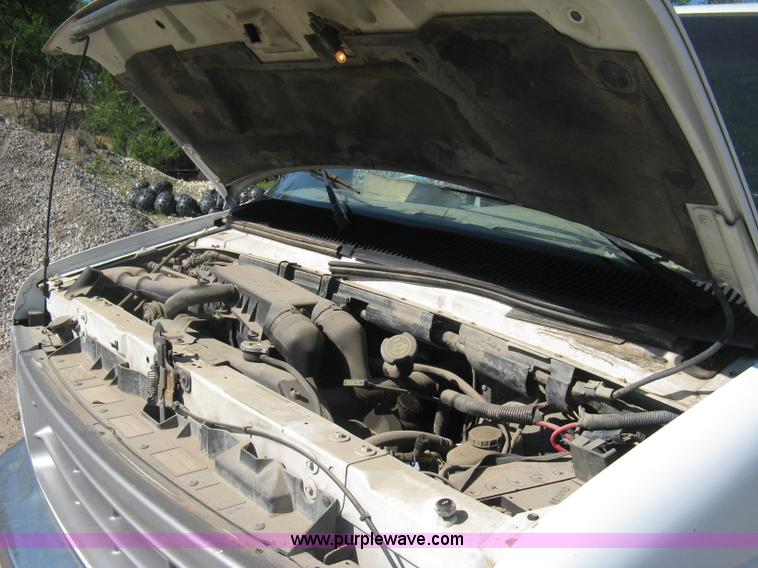 image for item D8329 1994 Ford Econoline E250 van