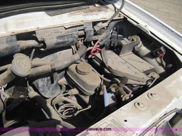 image for item D8329 1994 Ford Econoline E250 van