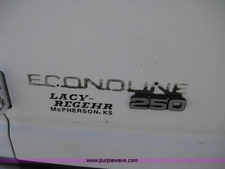 image for item D8329 1994 Ford Econoline E250 van