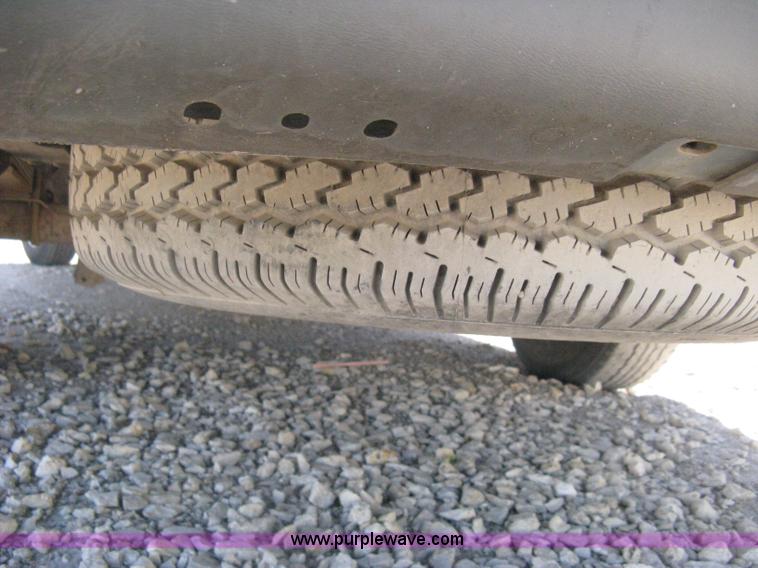 image for item D8329 1994 Ford Econoline E250 van