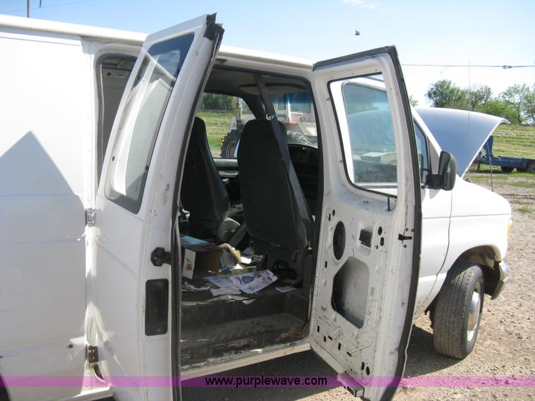 image for item D8329 1994 Ford Econoline E250 van