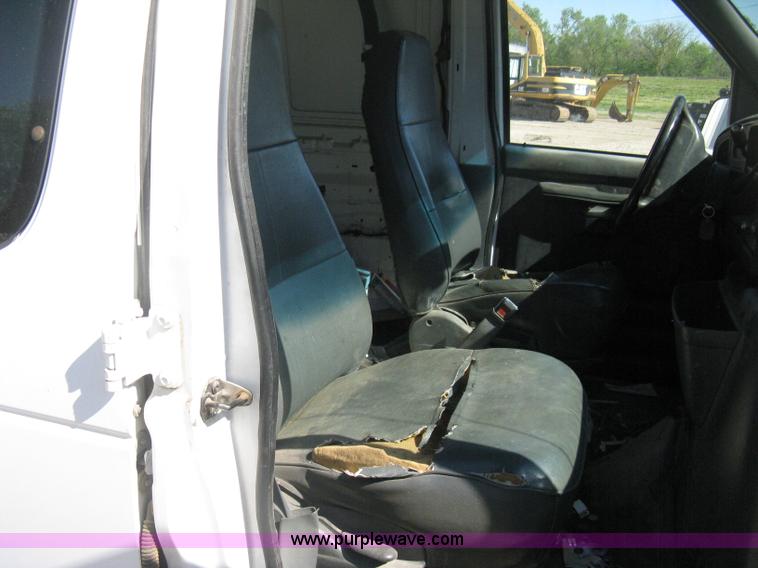 image for item D8329 1994 Ford Econoline E250 van