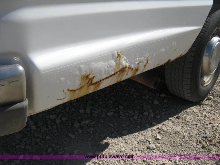 image for item D8329 1994 Ford Econoline E250 van