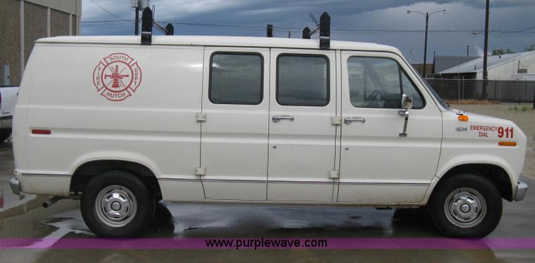 image for item D8348 1991 Ford Econoline E150 cargo van