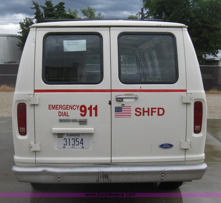 image for item D8348 1991 Ford Econoline E150 cargo van