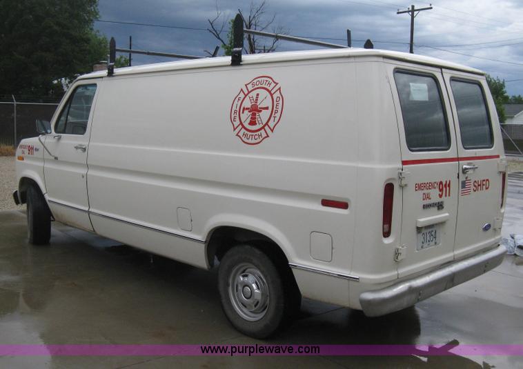 image for item D8348 1991 Ford Econoline E150 cargo van