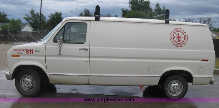 image for item D8348 1991 Ford Econoline E150 cargo van