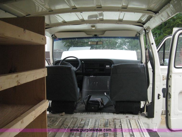 image for item D8348 1991 Ford Econoline E150 cargo van