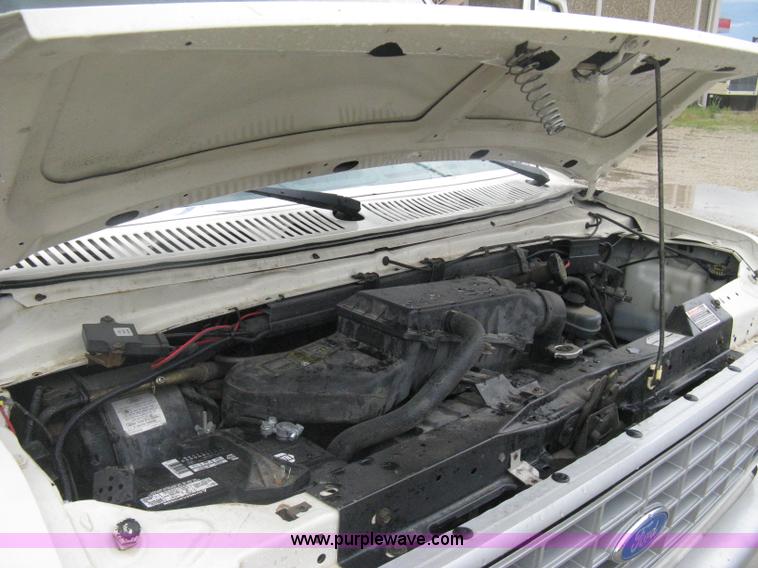 image for item D8348 1991 Ford Econoline E150 cargo van