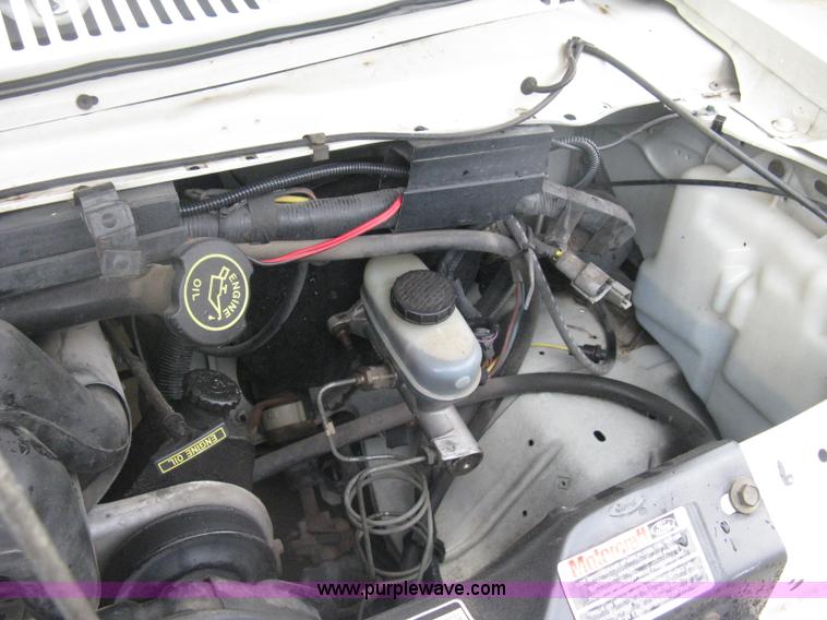 image for item D8348 1991 Ford Econoline E150 cargo van