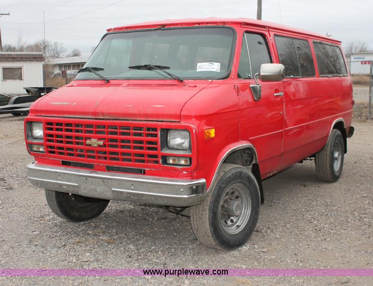 image for item E2801 1992 Chevrolet G30 Sport van