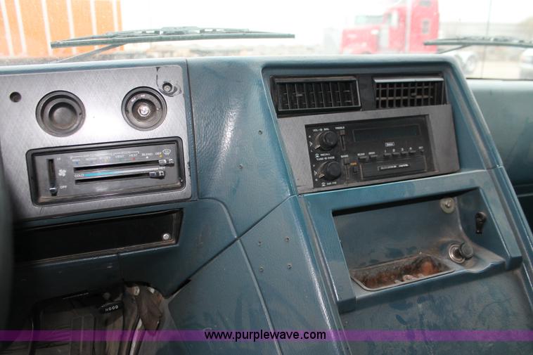 image for item E2801 1992 Chevrolet G30 Sport van