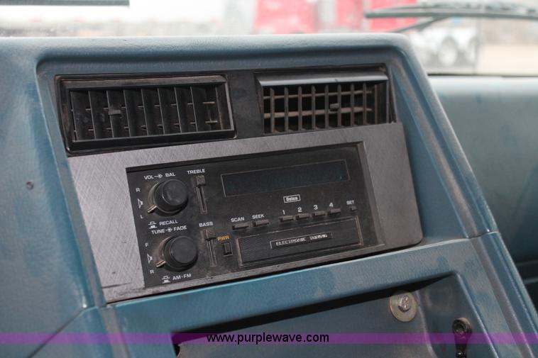 image for item E2801 1992 Chevrolet G30 Sport van