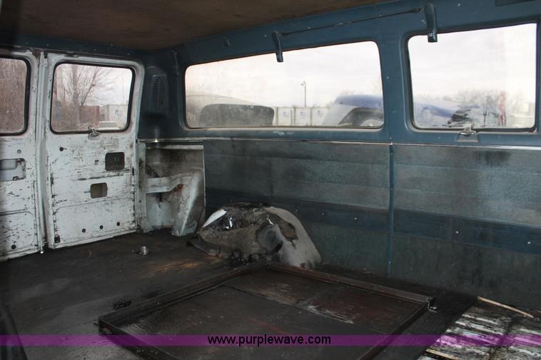 image for item E2801 1992 Chevrolet G30 Sport van