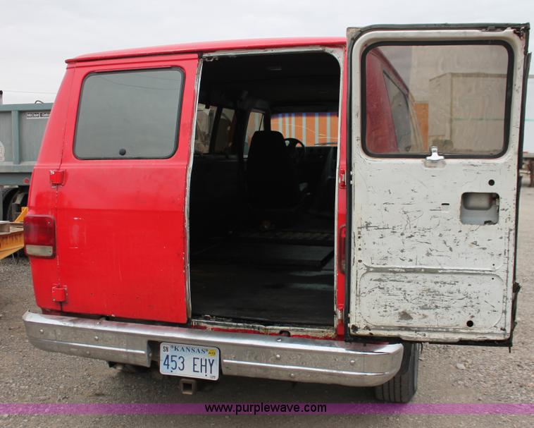 image for item E2801 1992 Chevrolet G30 Sport van