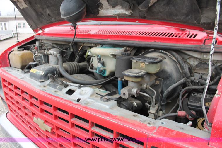 image for item E2801 1992 Chevrolet G30 Sport van