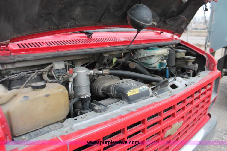 image for item E2801 1992 Chevrolet G30 Sport van