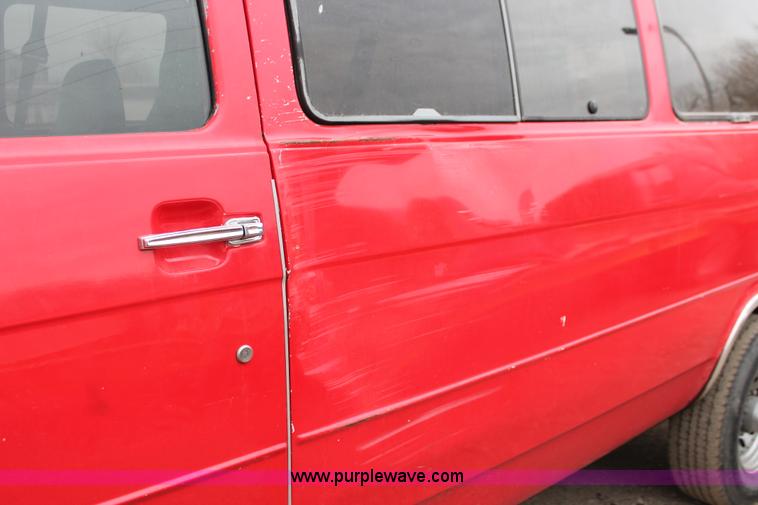 image for item E2801 1992 Chevrolet G30 Sport van