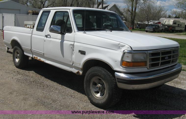 image for item E3455 1994 Ford F150 XLT SuperCab pickup truck