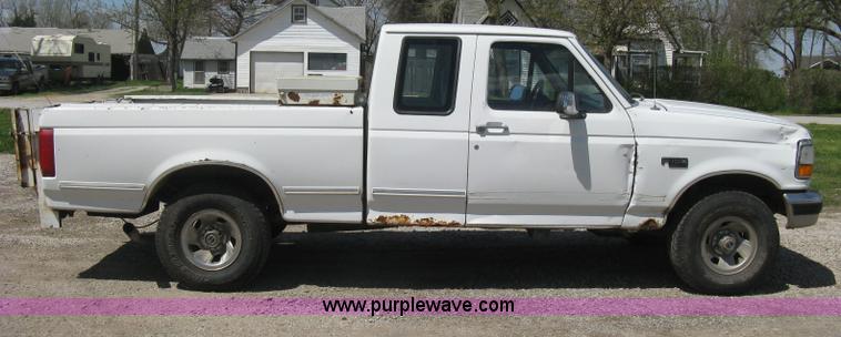 image for item E3455 1994 Ford F150 XLT SuperCab pickup truck