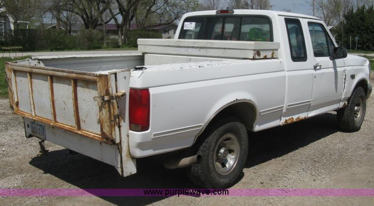 image for item E3455 1994 Ford F150 XLT SuperCab pickup truck
