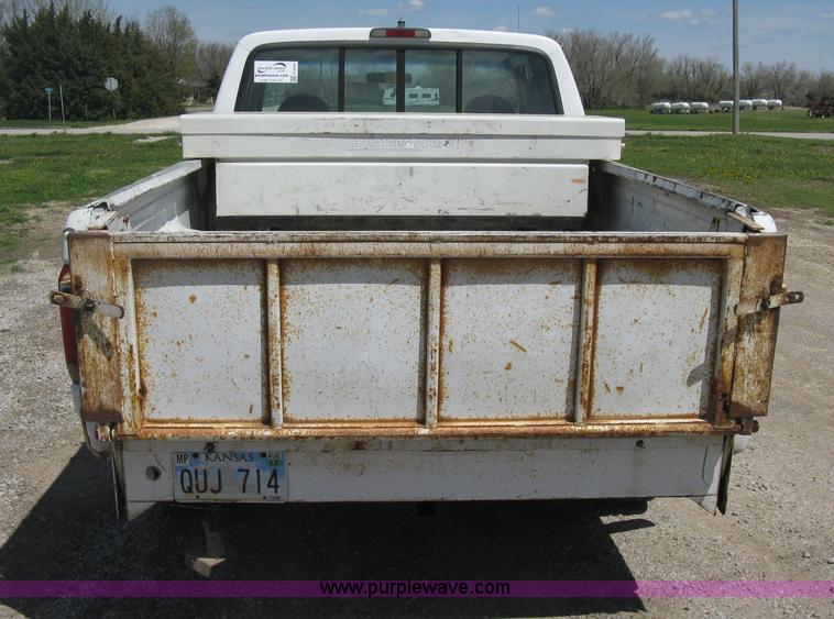 image for item E3455 1994 Ford F150 XLT SuperCab pickup truck