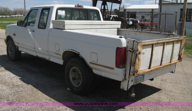 image for item E3455 1994 Ford F150 XLT SuperCab pickup truck