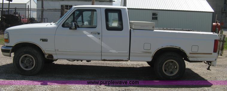 image for item E3455 1994 Ford F150 XLT SuperCab pickup truck